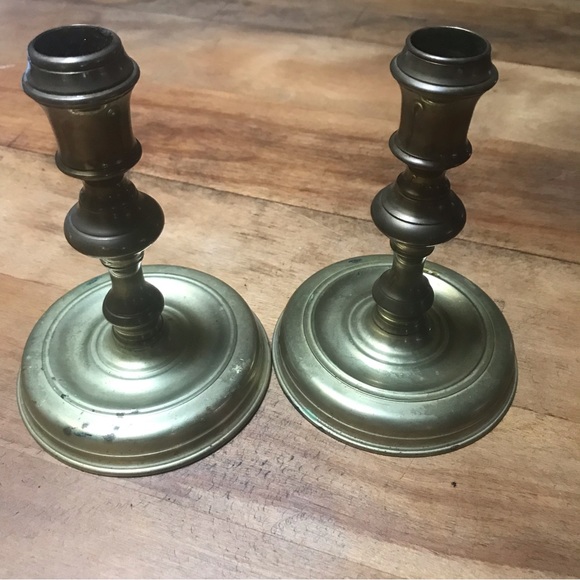 Vintage Virginia Metalcrafters CW RALEIGH 16-20 Pair of Brass Candlesticks - Picture 3 of 8